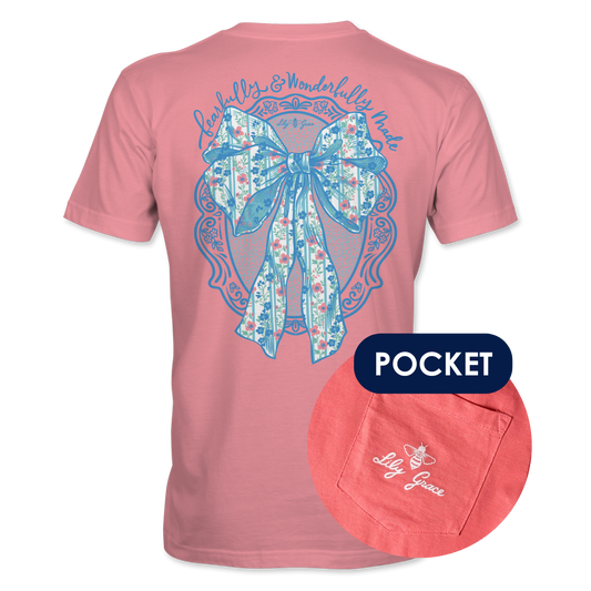 Fearfully & Wonderfully Made Bow Pocket Tee – Lily Grace | Pink